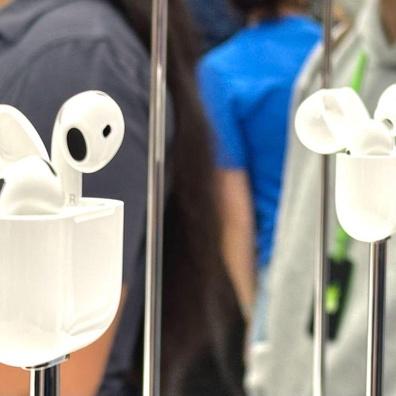 Ra mắt AirPods 4 của Apple: Tính năng mới, không có cáp sạc